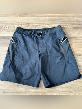 Hylete Shorts Mens Large Above Knee Black Drawstring Zip Pockets Training Gym